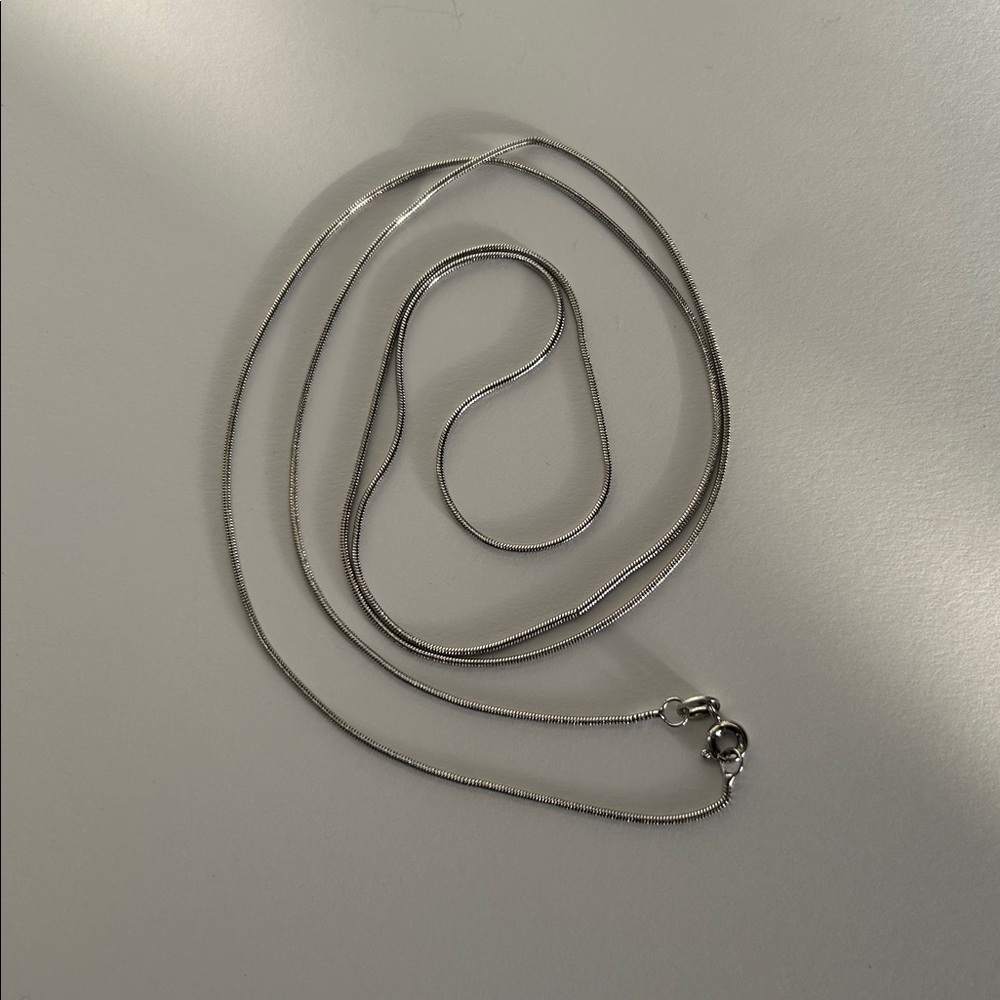 Elegant Silver Necklace - Picture 2 of 5